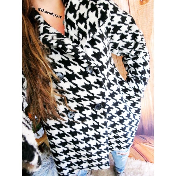 Anthropologie Jackets & Blazers - Anthropologie plush houndstooth jacket ☕️
